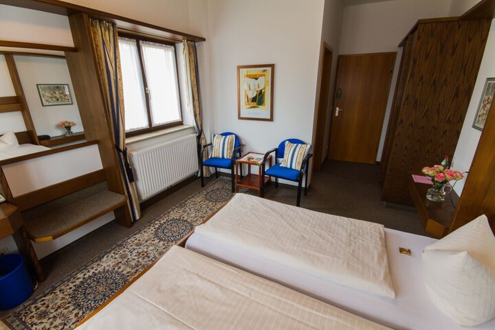 Room 11 of 21