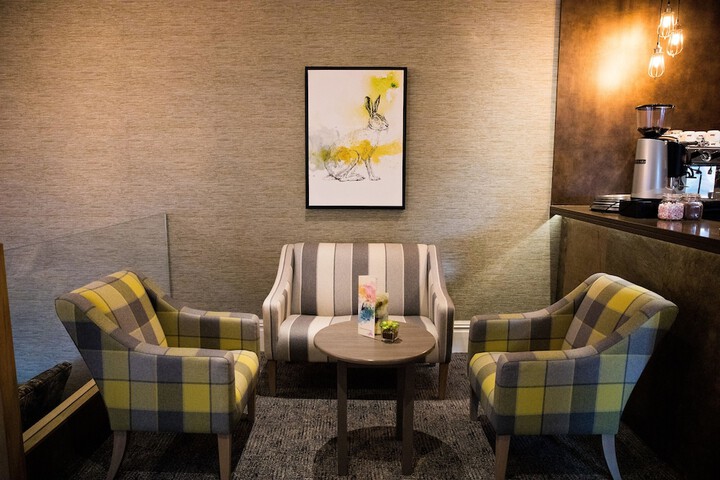 Lounge 55 of 65