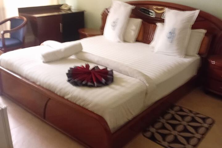 Room 2 of 11