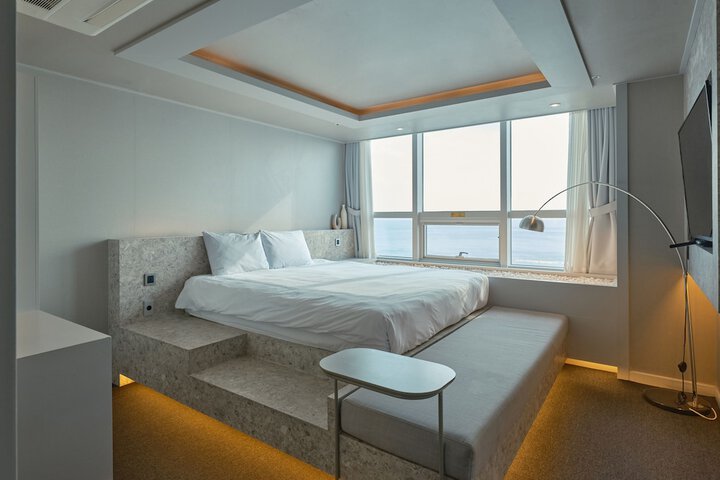 Room 82 of 224
