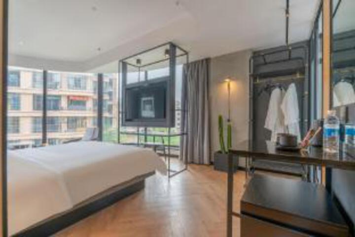 Room 21 of 22
