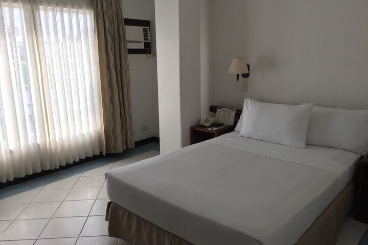 Room 13 of 39
