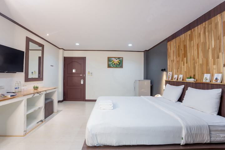 Room 26 of 85