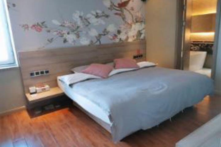 Room 7 of 7