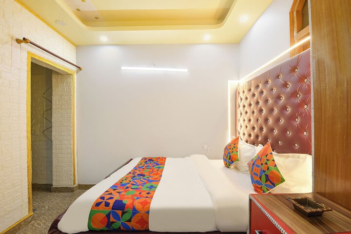 Room 15 of 34
