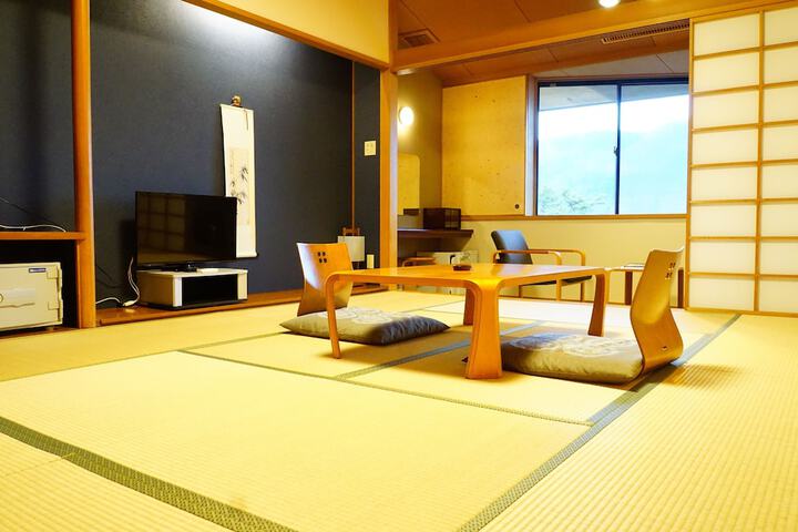 Room 9 of 45