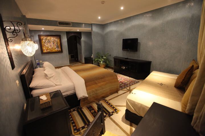 Room 12 of 130