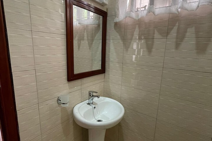 Room 17 of 27