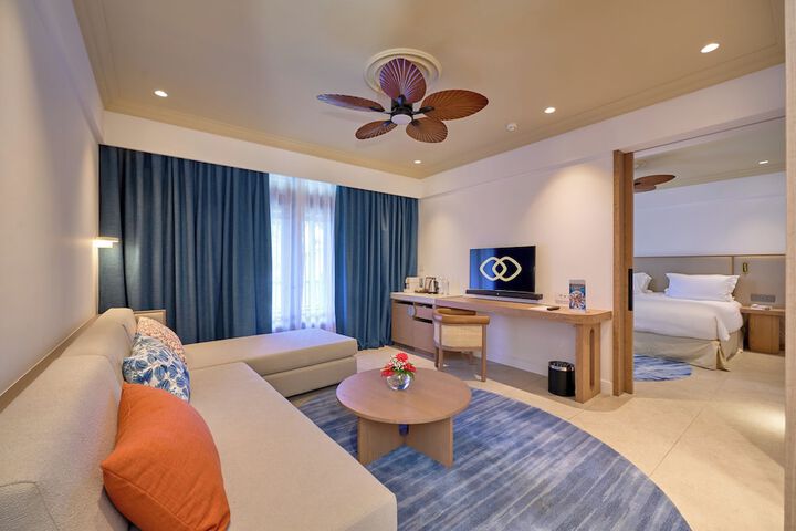 Room 43 of 142