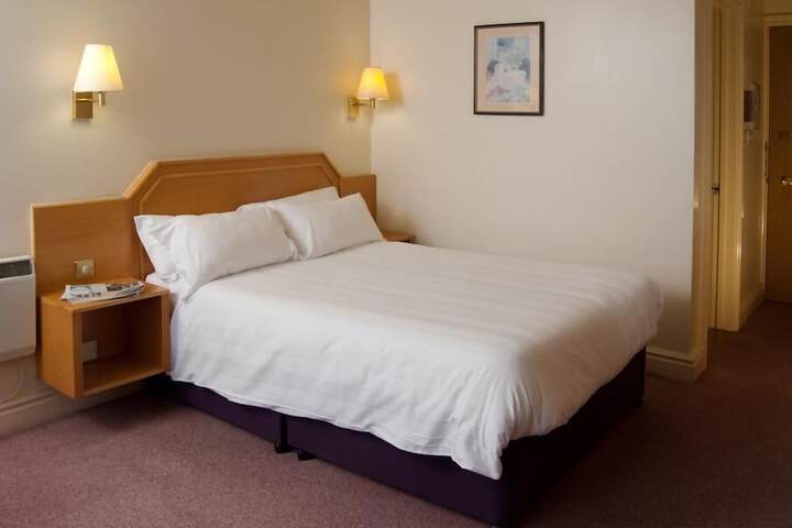Room 12 of 22