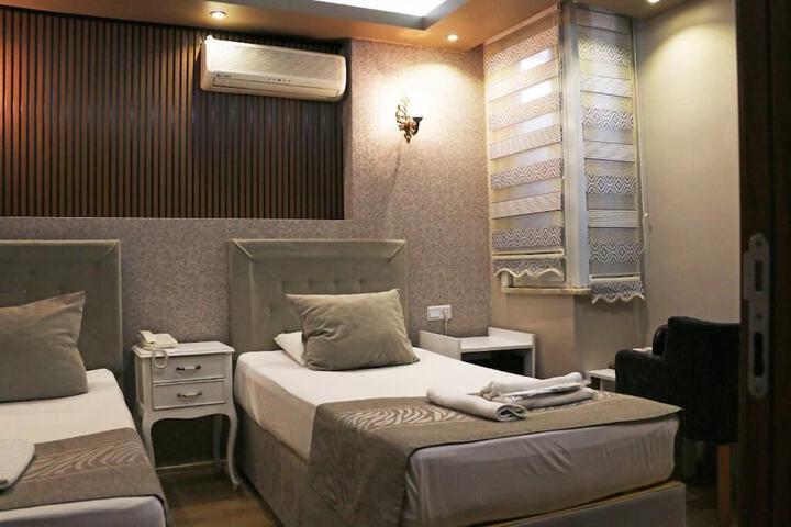Room 9 of 24