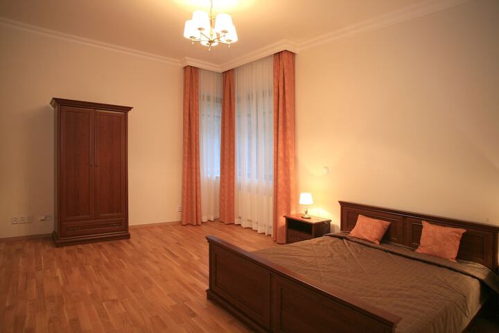 Room 9 of 51