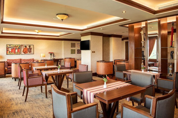 Lounge 107 of 123