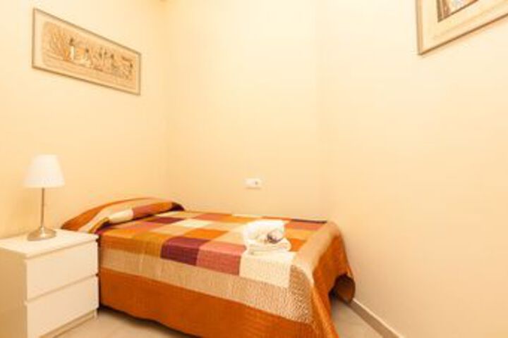 Room 9 of 13