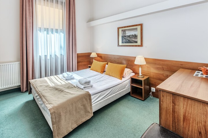 Room 7 of 38