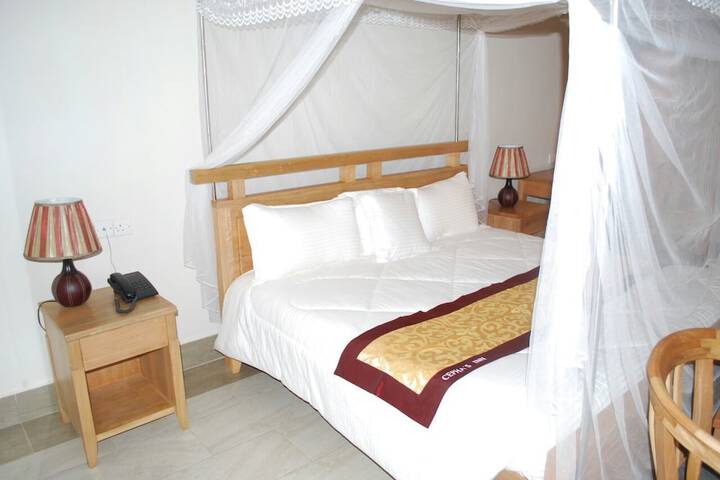 Room 12 of 114