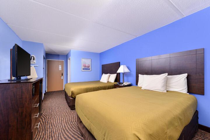 2 Double Beds (1 of 5)