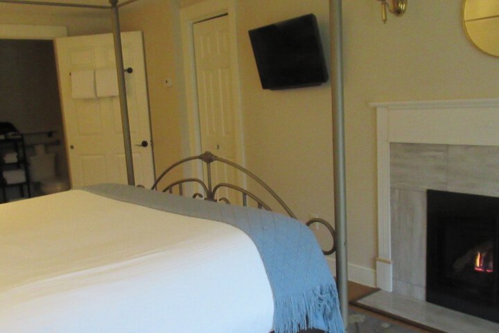 Room 40 of 106