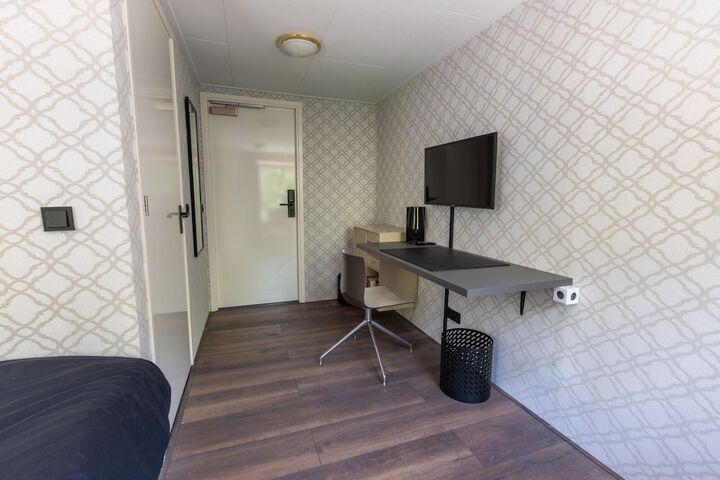Room 4 of 21