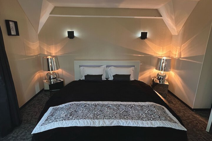 Room 35 of 106