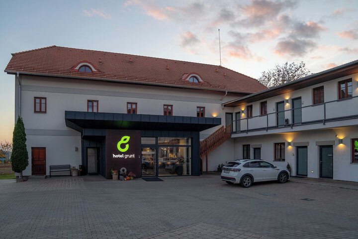 Hotel 76 of 82