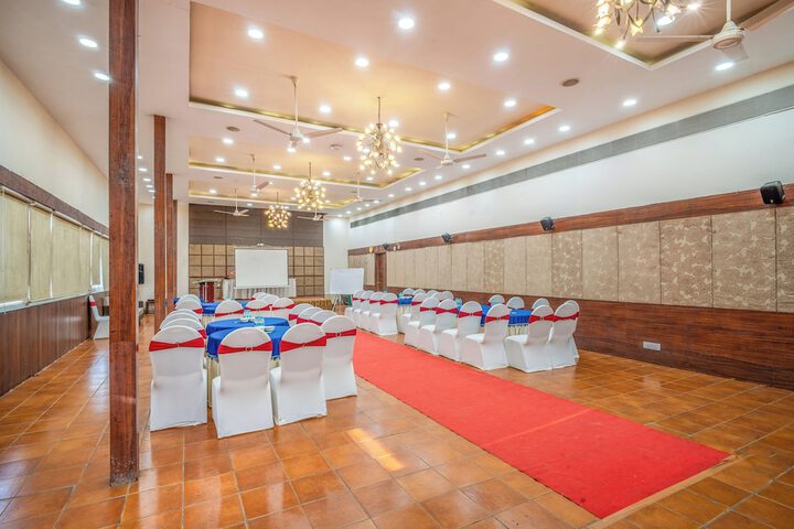 Ballroom/Hall 152 of 167