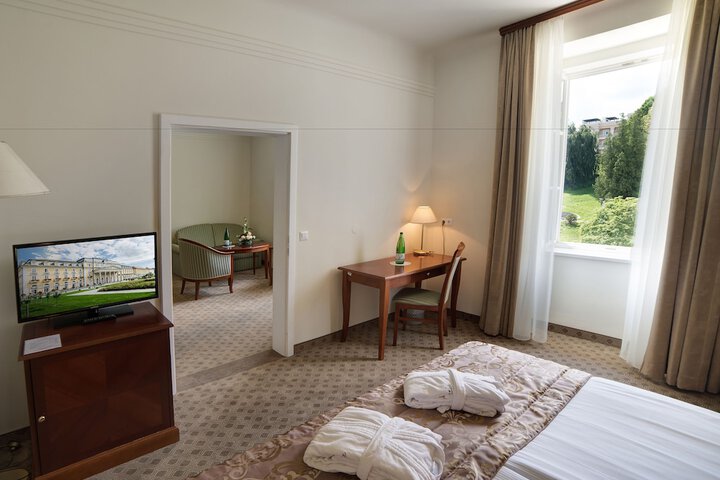 Room 15 of 128