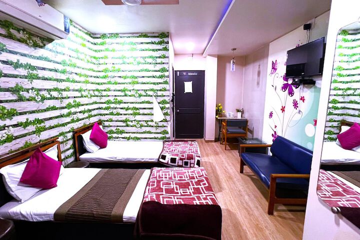 Room 10 of 35