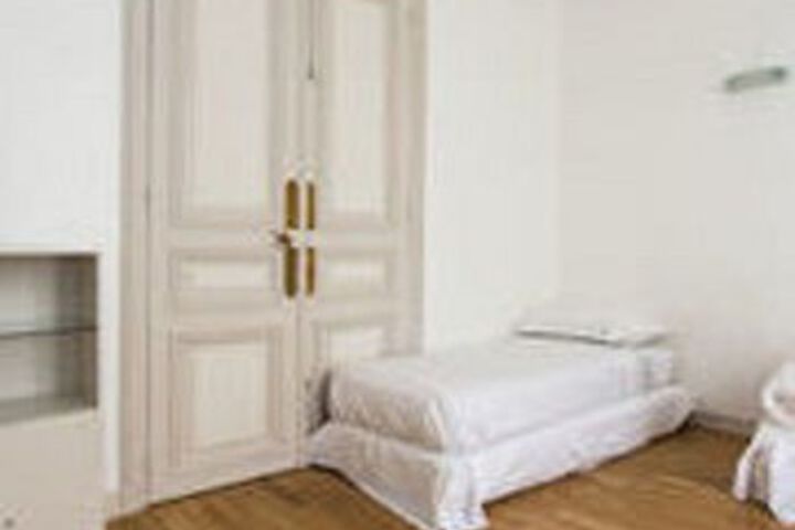 Room 21 of 36