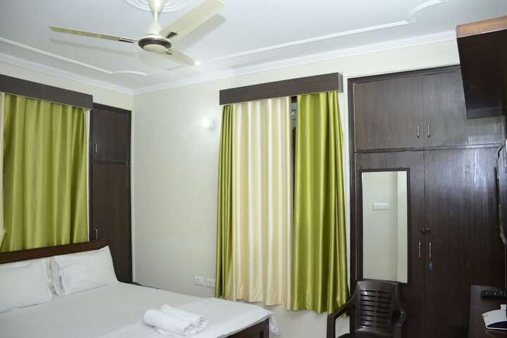 Room 2 of 20