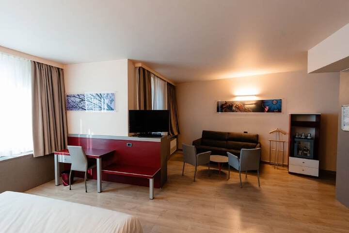 Room 9 of 70