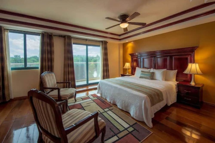 Room 10 of 11