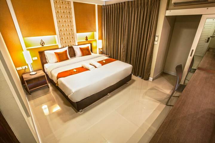 Room 12 of 35