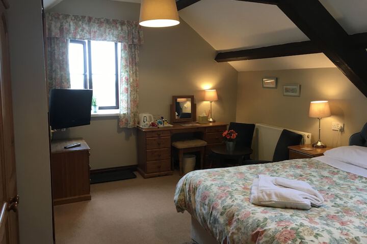 Room 3 of 46