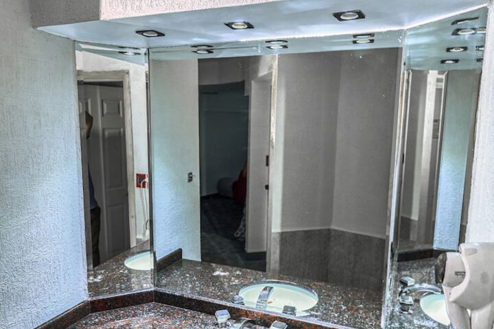 Room 19 of 27