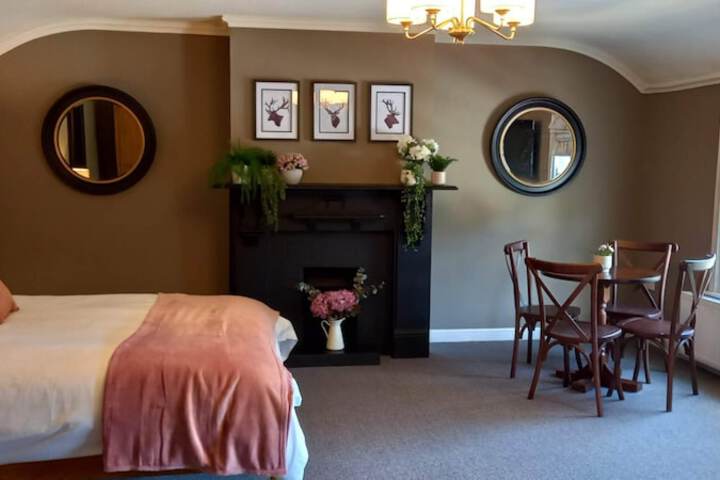 Room 9 of 34