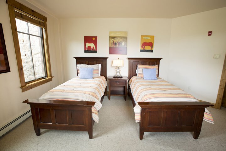 Room 5 of 174