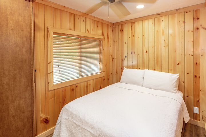 Room 4 of 17
