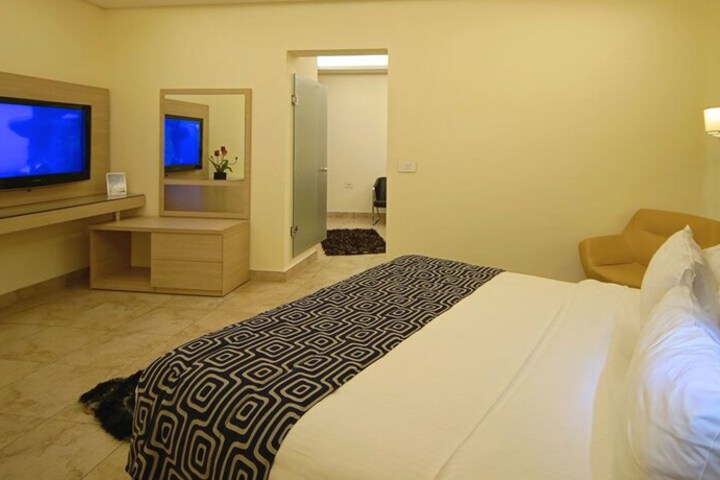 Room 5 of 61