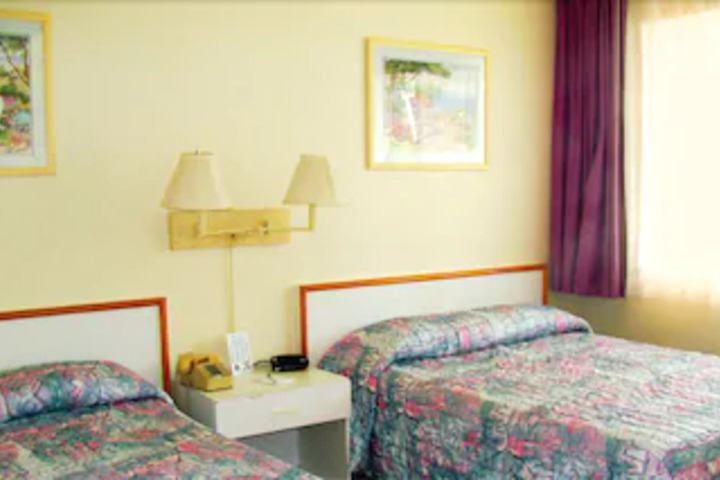 Room 2 of 5