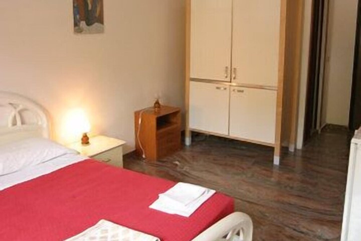 Room 7 of 56