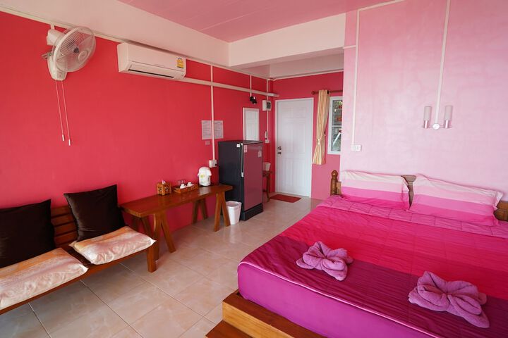 Room 16 of 32