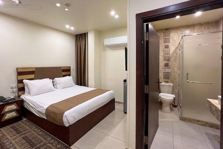 Room 18 of 284