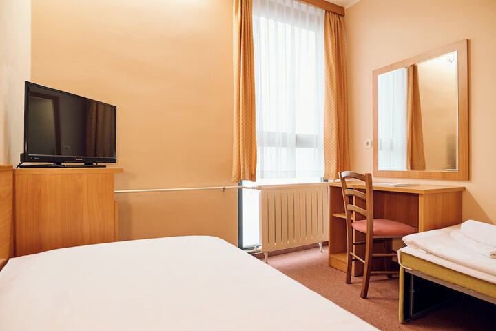 Room 21 of 62