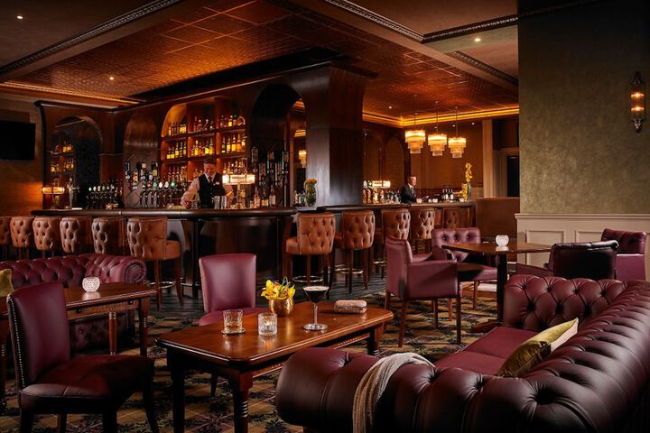 Lounge 50 of 57