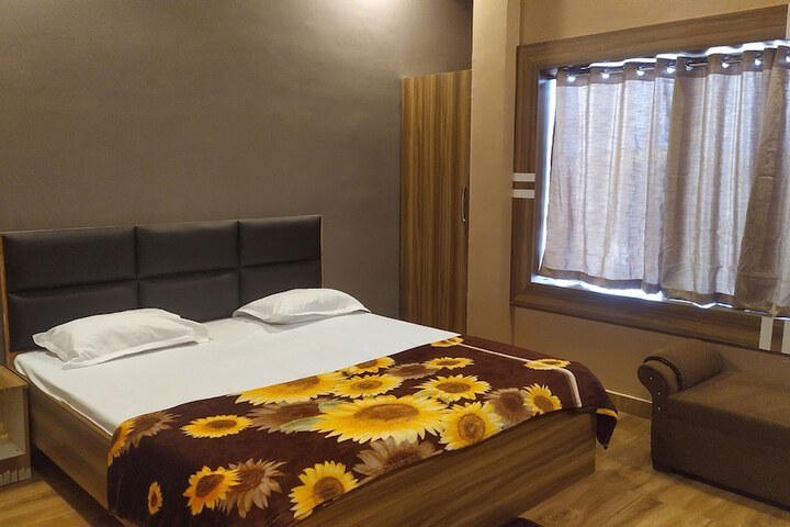 Room 9 of 28
