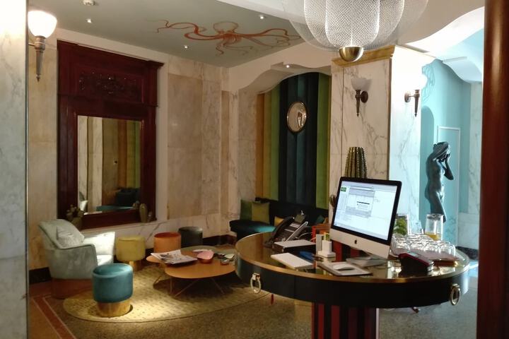 Guest Lobby