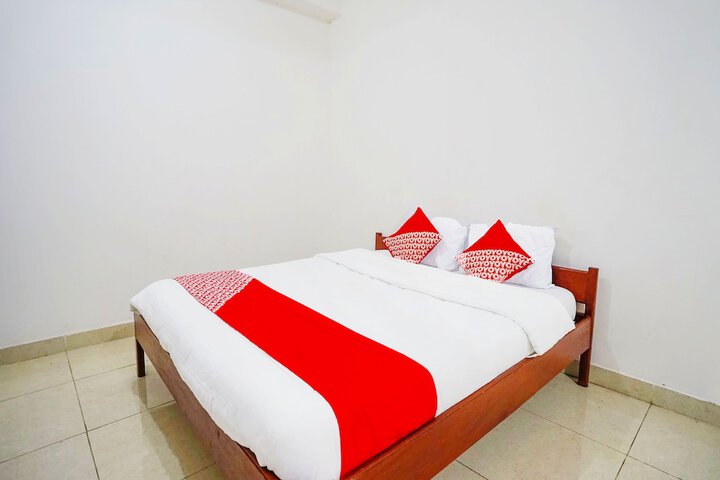 Exterior of OYO Life 2820 Hotel Perdana Syariah