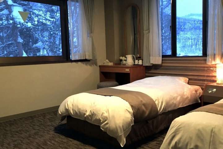 Room 10 of 21