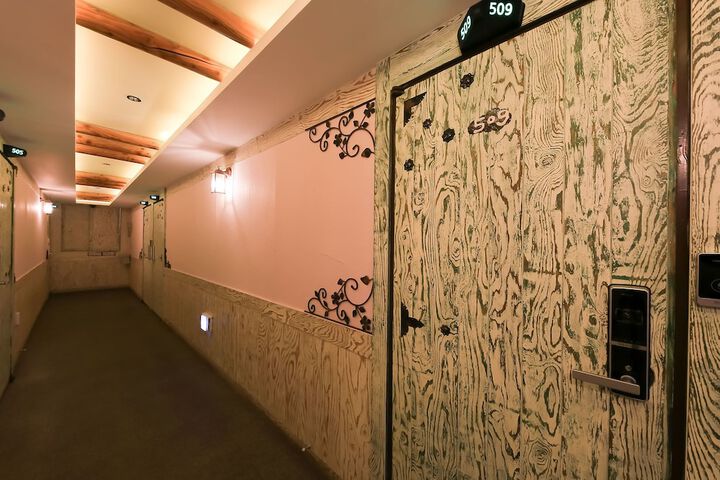 Ballroom/Hall 58 of 64